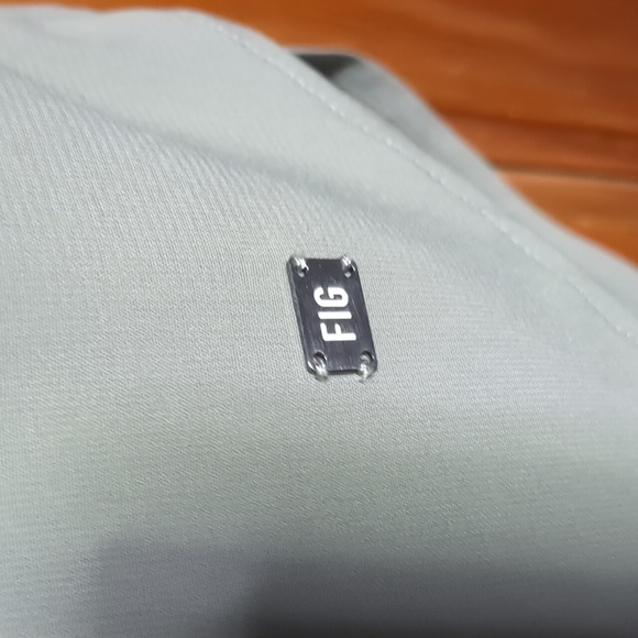 FIG* lightweight airy v neck short sleeve recycled poly spandex travel dress - Picture 7 of 11